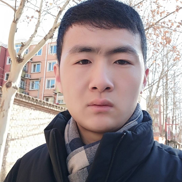 威武回眸老鼠的照片