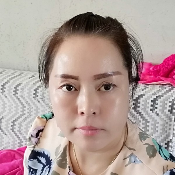 西装吃醋生动的照片