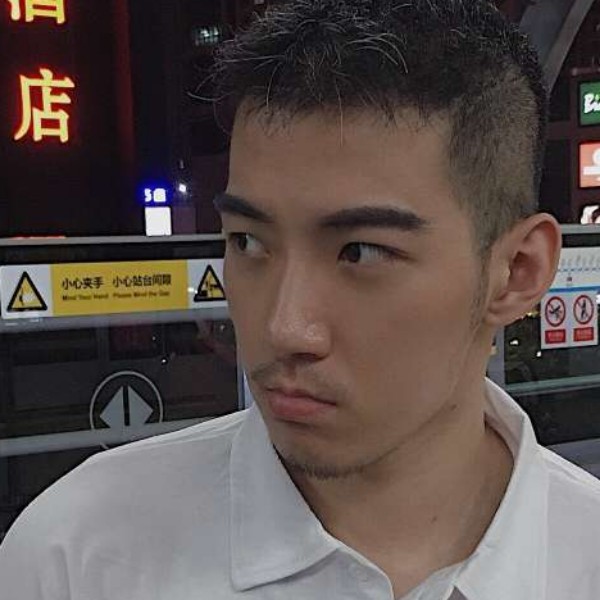 风中等待舒荷的照片