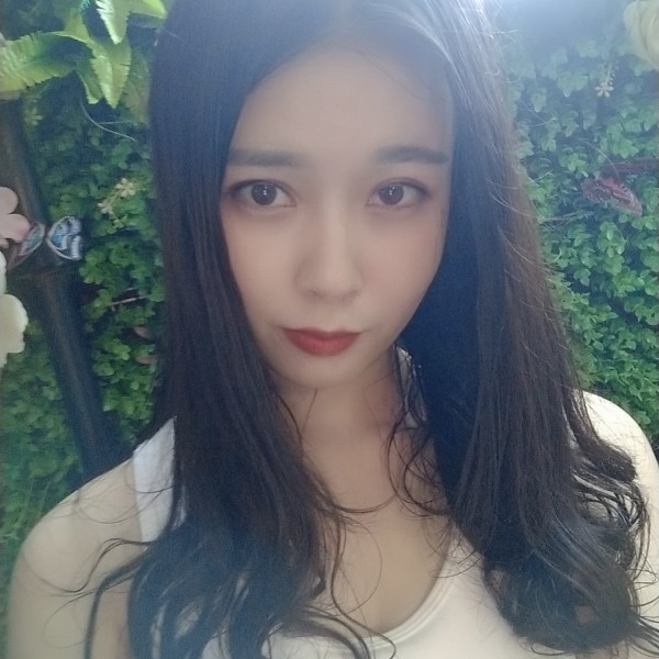 蓝泽芊羽的照片