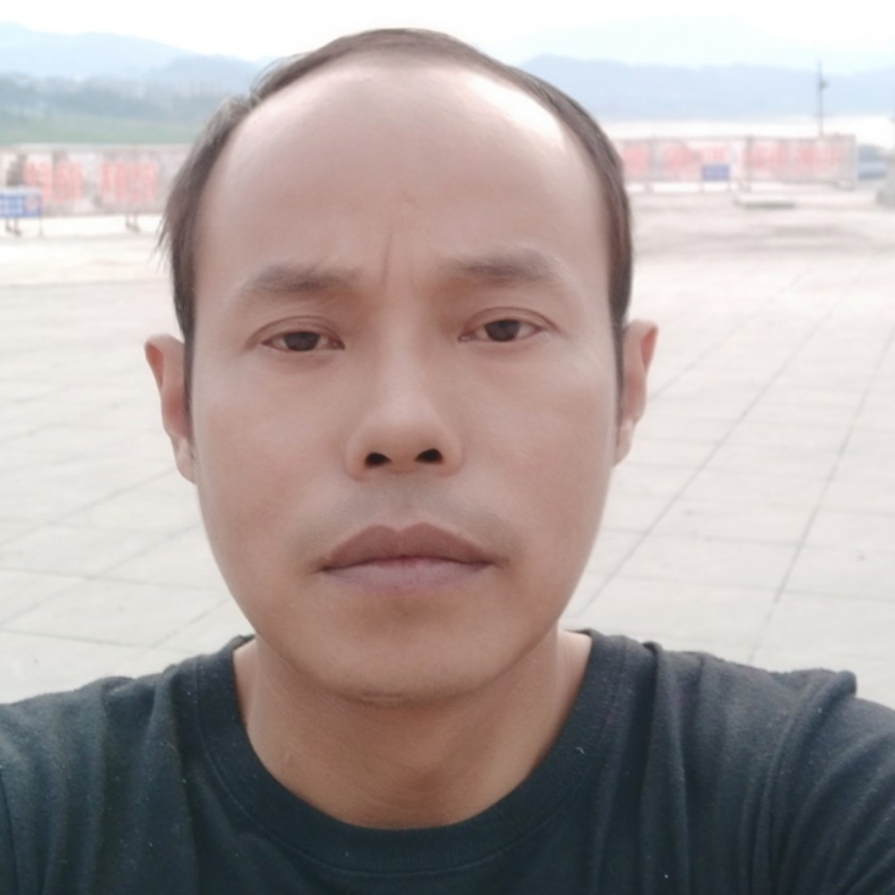 一个大人一个娃的照片