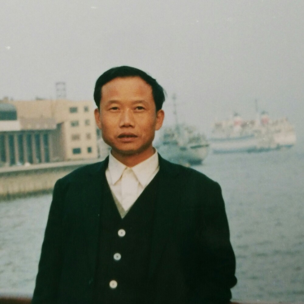 周鲜宗的照片