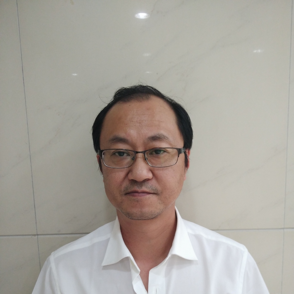 现代拿跳跳糖的照片