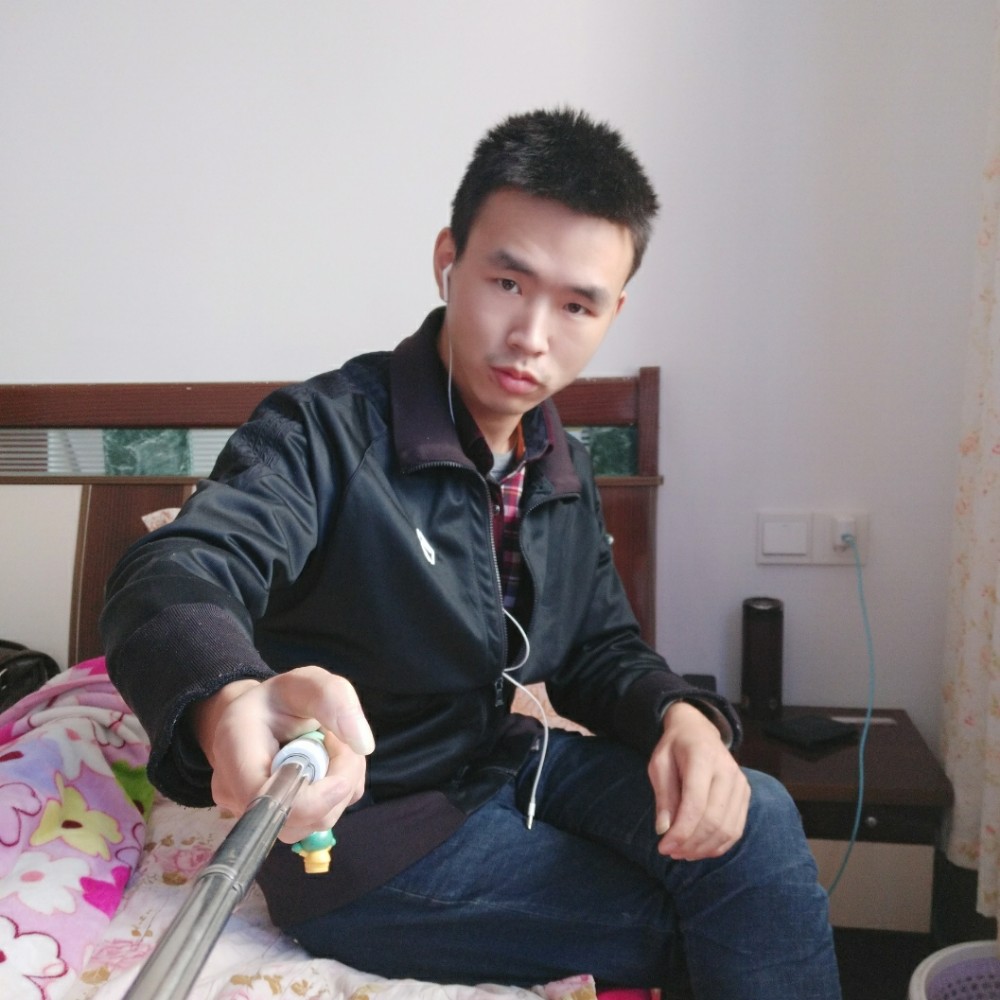 落尘潇潇的照片