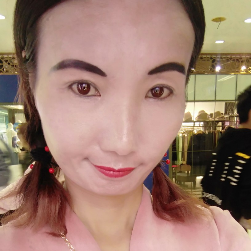 龙爱花蒂的照片