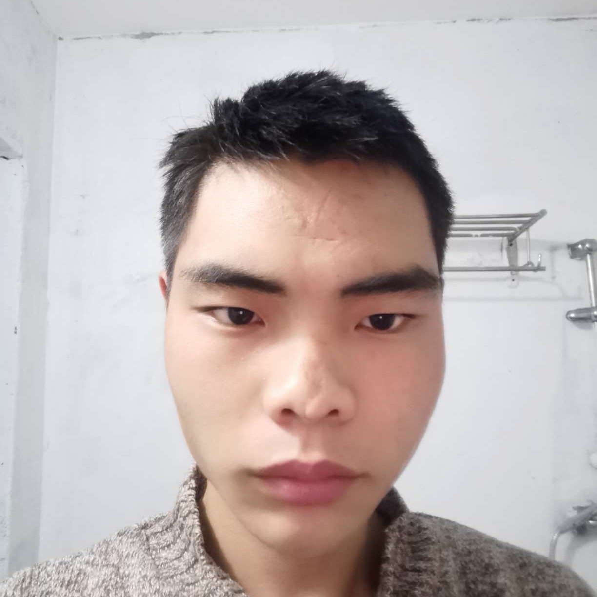店员深拥幸福的照片
