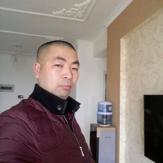 贪玩扯翅膀的照片