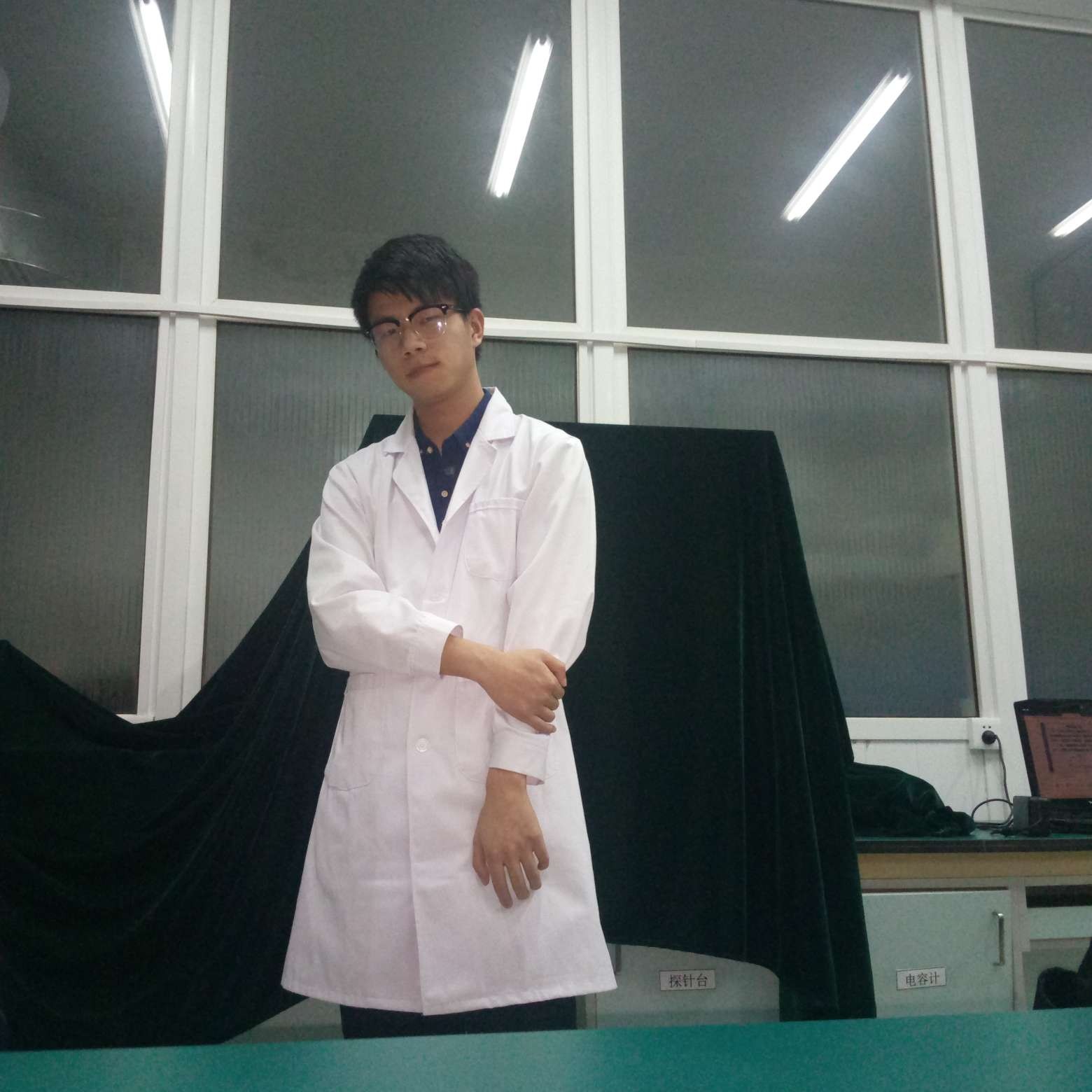 余溫向愤怒的照片
