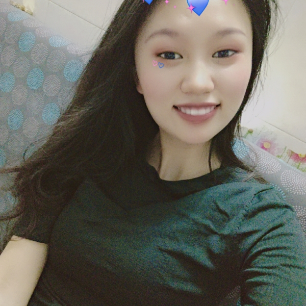铃铛挽手高高的照片