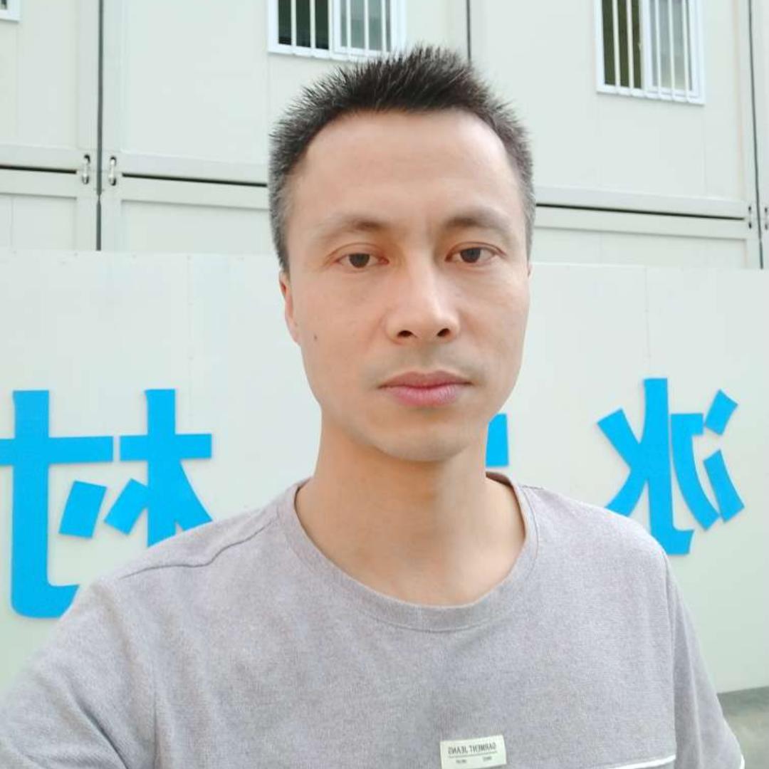相卢以墨的照片
