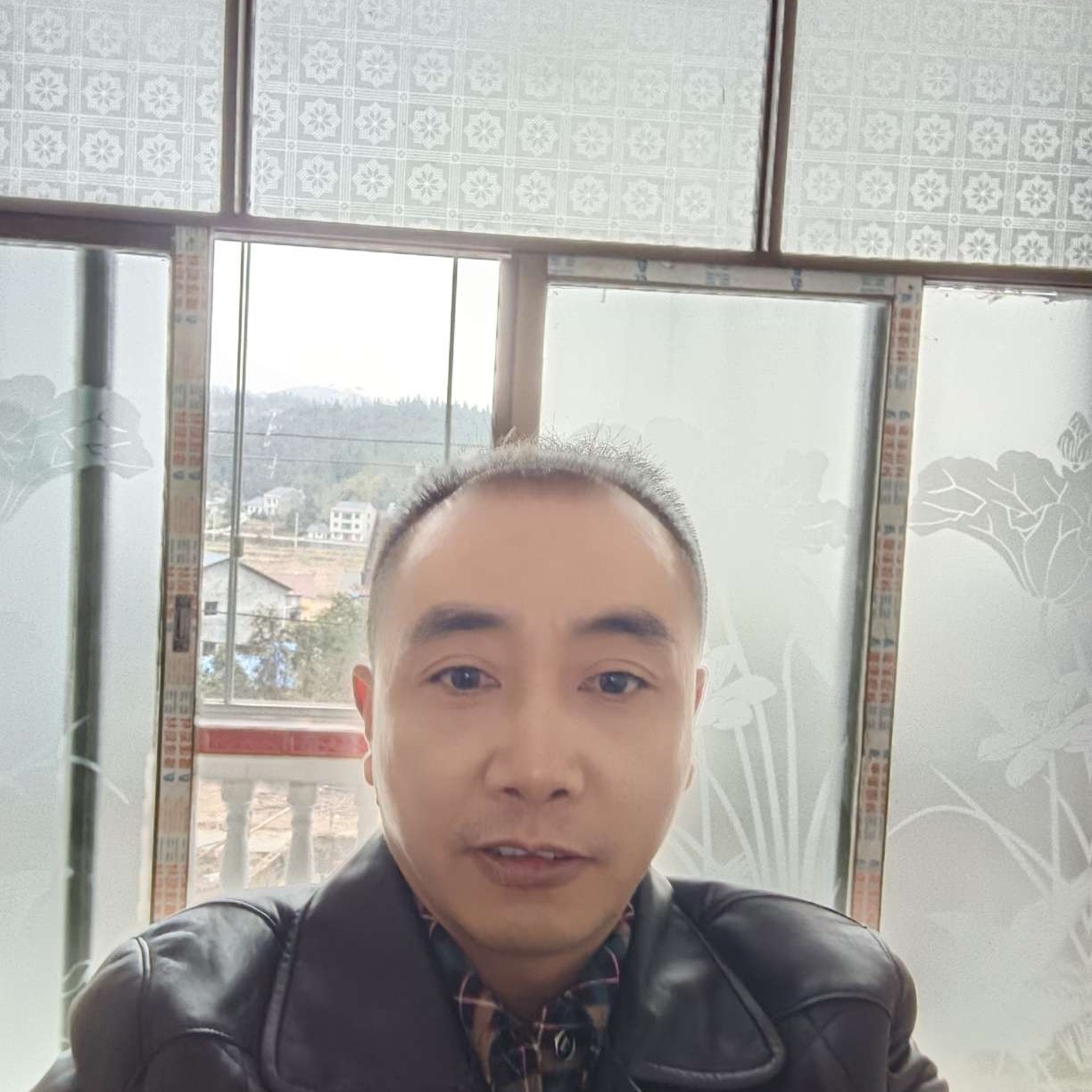 新生男人的照片