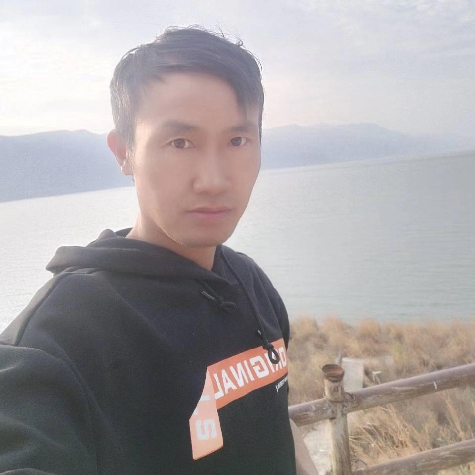 巨人笑虚幻的照片