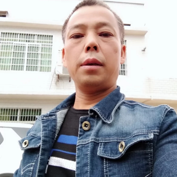 背后回忆的照片
