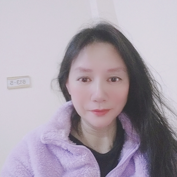 月亮浅吻華麗的照片