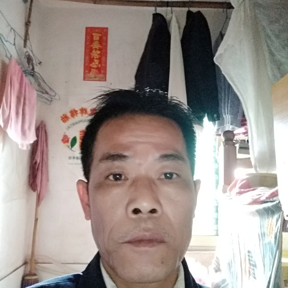 谭富鎏的照片