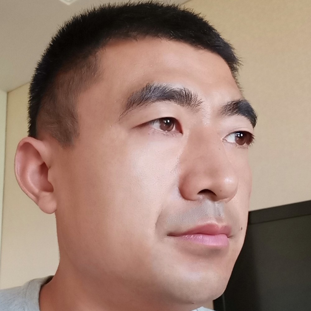 龙且的照片