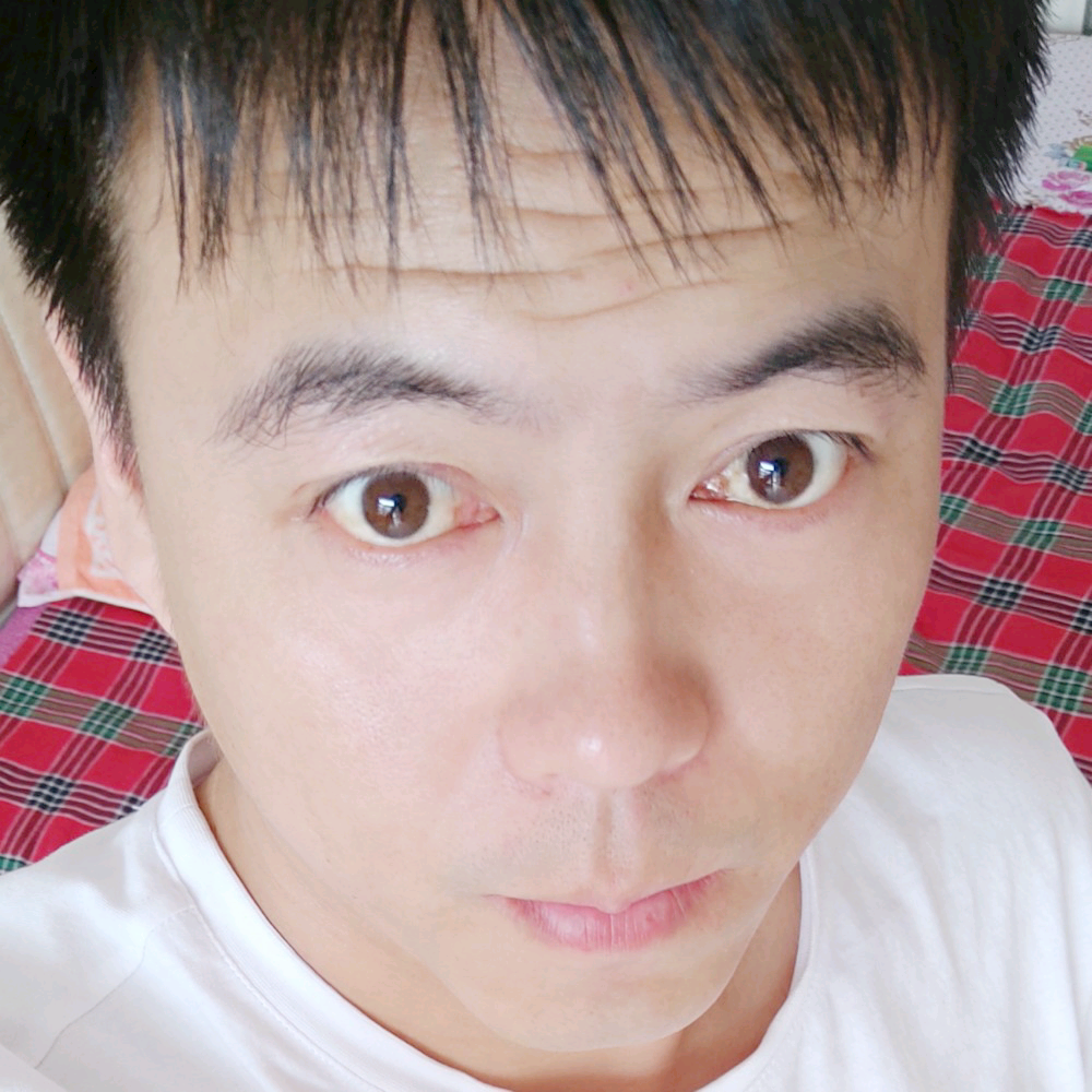 擦肩而过ABC的照片