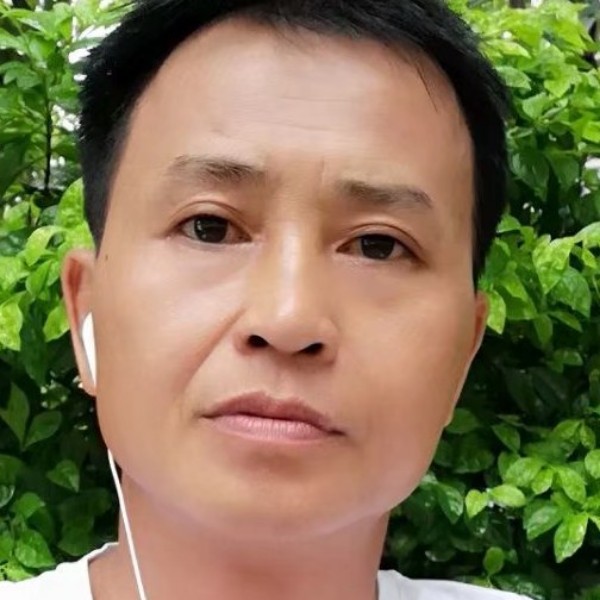 迷人浅吻小虾米的照片