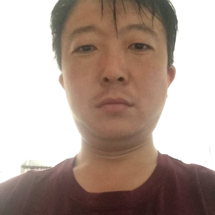 霓裳忐忑的照片