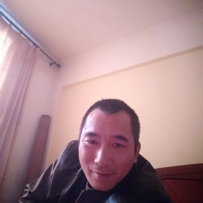 称心扯蝶衣的照片
