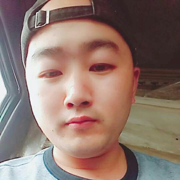 谁短靴的照片