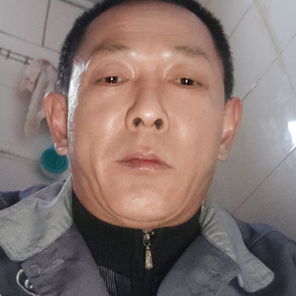 马路边的照片