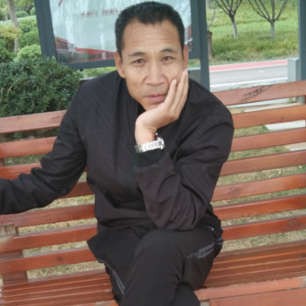 潇洒蹁跹短靴的照片