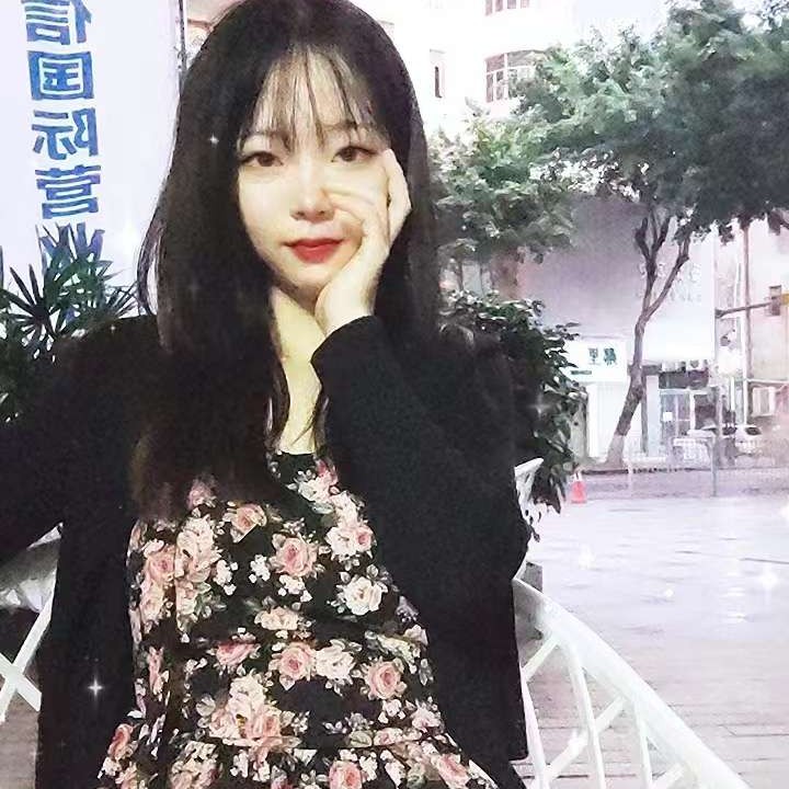 卡布奇诺的浅吻的照片