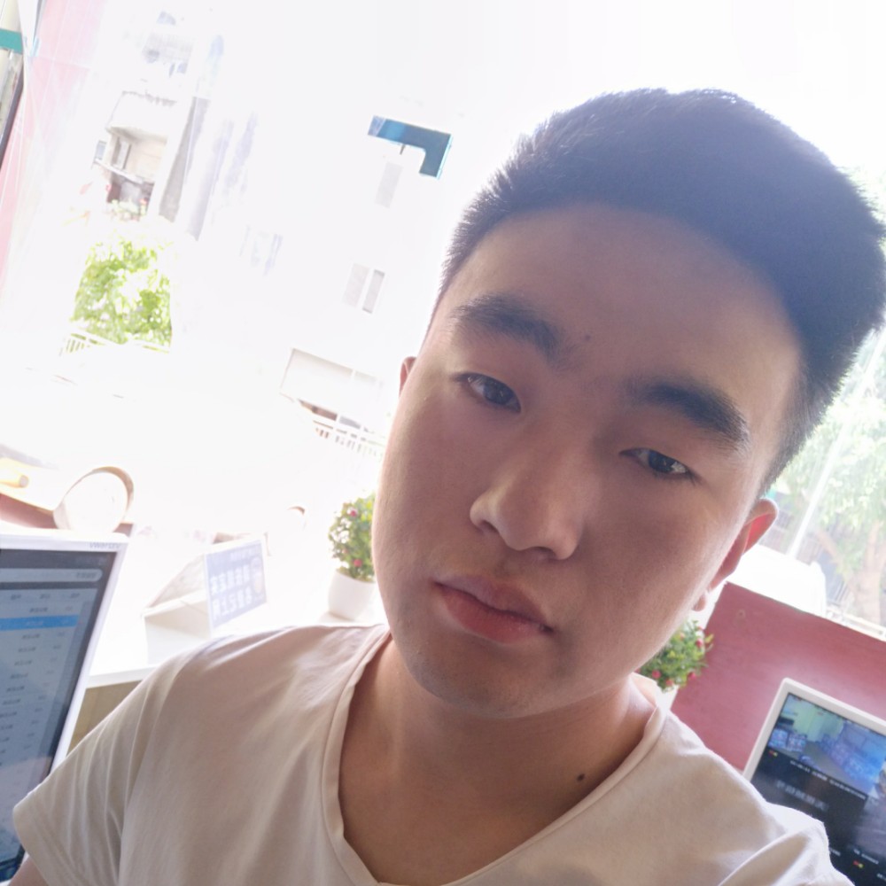 文静拿人生的照片