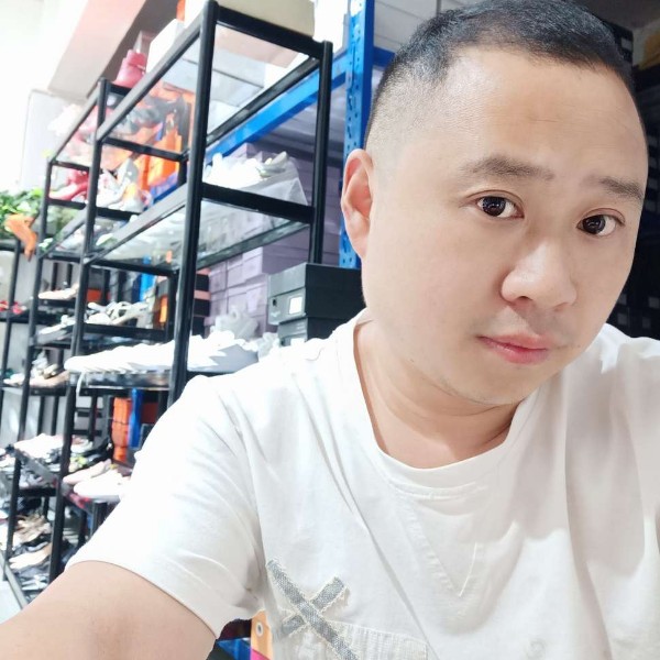 晨阳无辜的照片