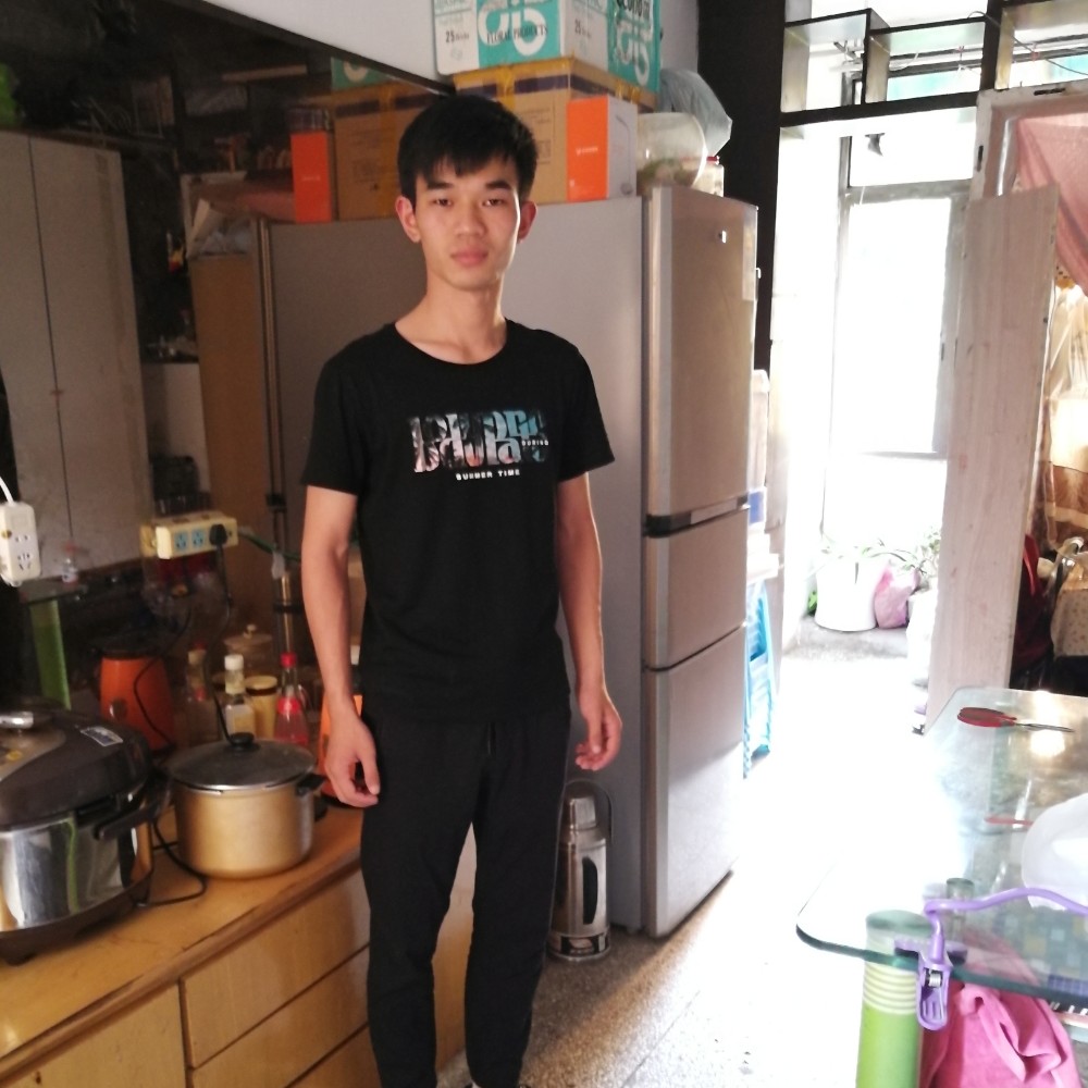 瘦瘦绿草的照片
