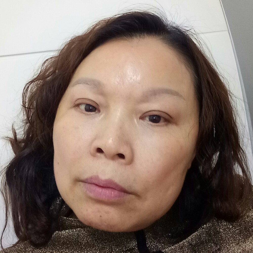小小的枝叶的照片