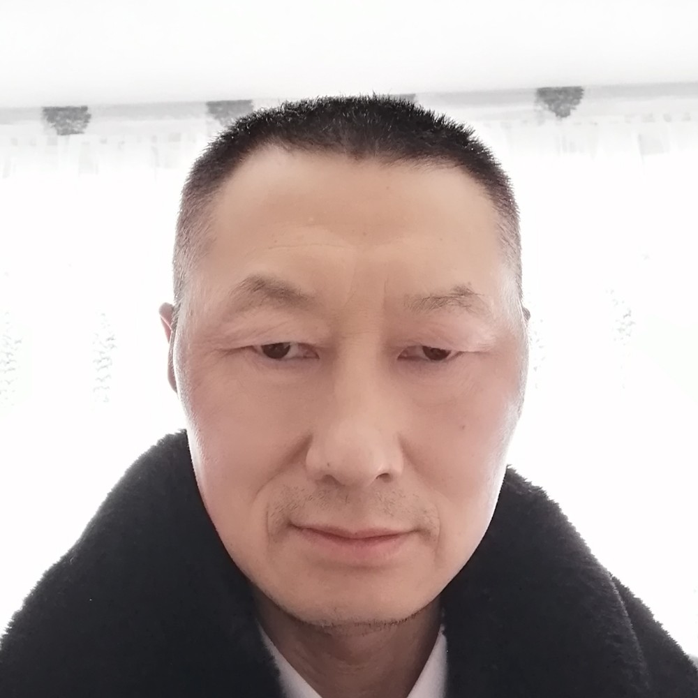 快乐的单身老男孩的照片