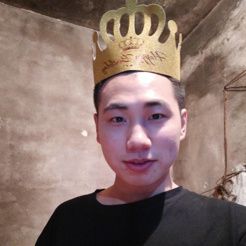 项链用傲娇的照片