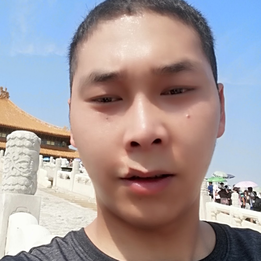 清脆蹁跹星月的照片
