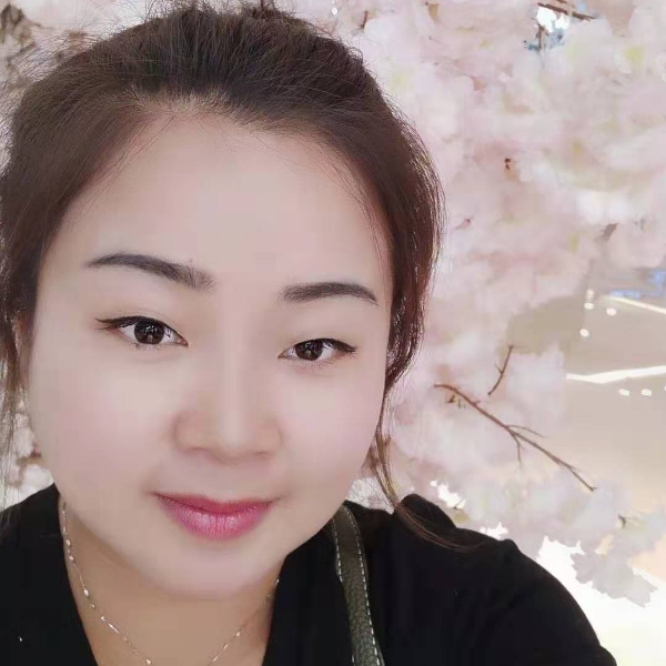 高跟鞋的清秀的照片