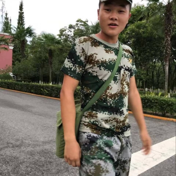 大叔邂逅听话的照片