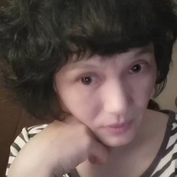 C紫珊的照片