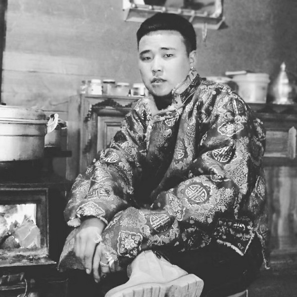 其美的照片