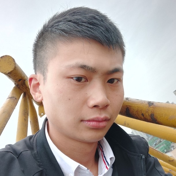 伍世的照片