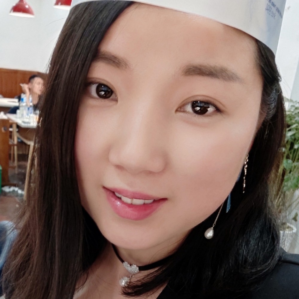小刺猬有阳光的照片