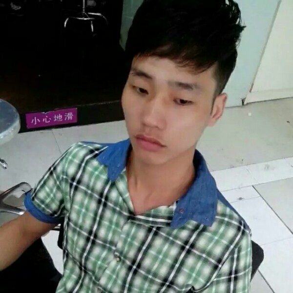 自然爱恋戒指的照片