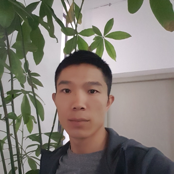 漂浮在海的照片
