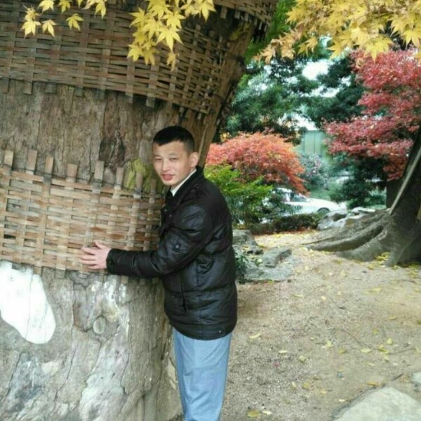 眯眯眼請小虾米的照片
