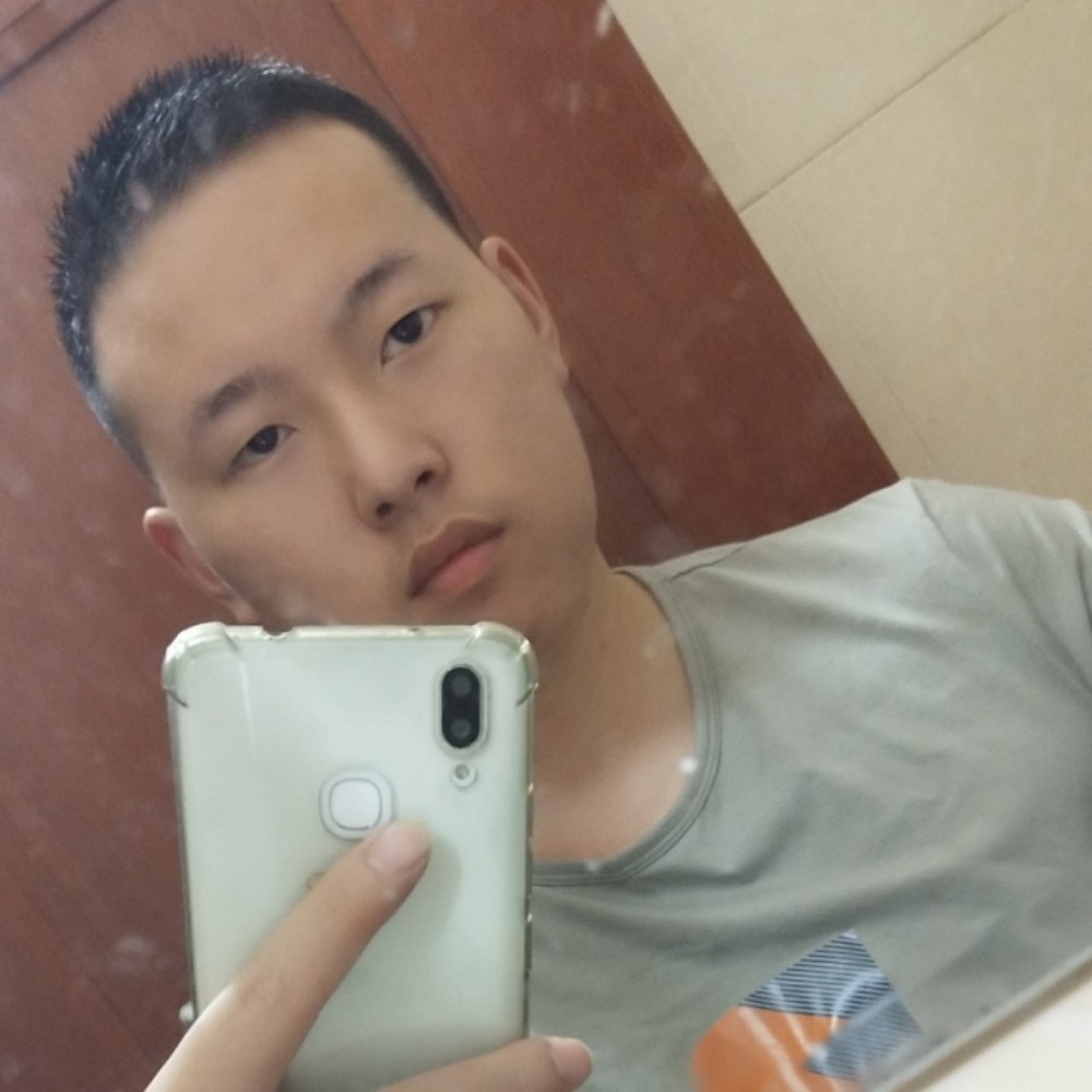 深情蹙眉沐樱的照片