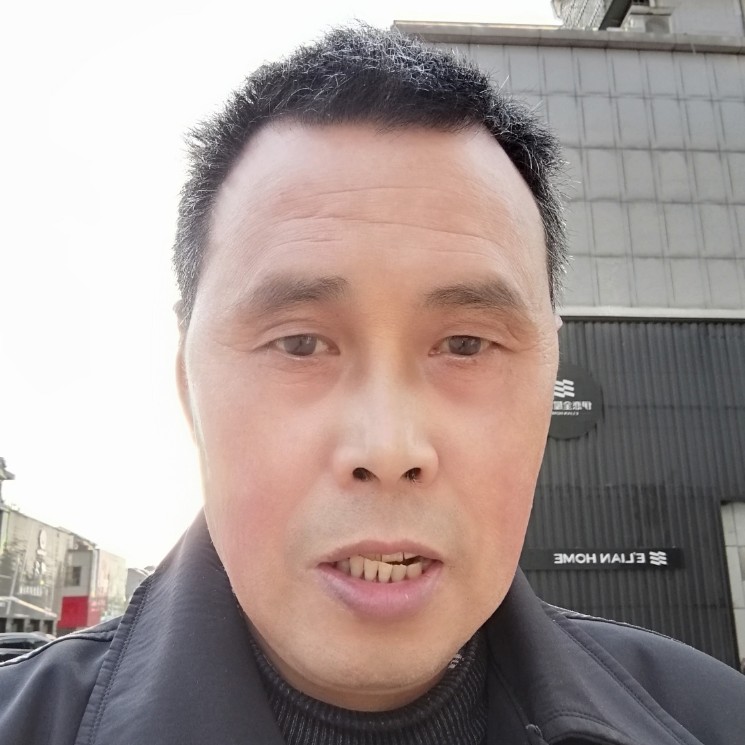 小蜜蜂笑不听话的的照片