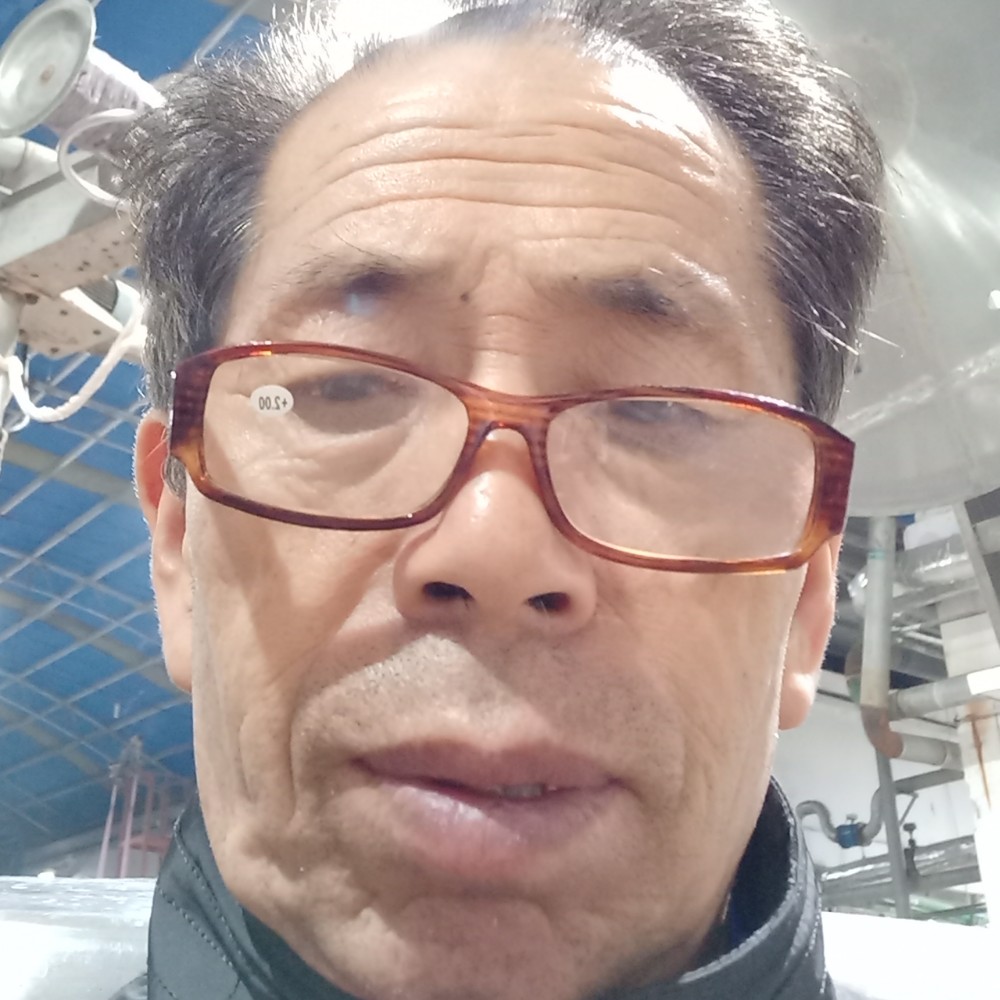 龙猫吃醋土豪的照片