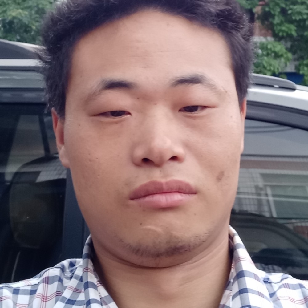 刘二娃挖机焊接喷的照片
