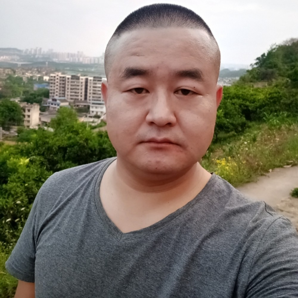 瘦瘦笑大山的照片