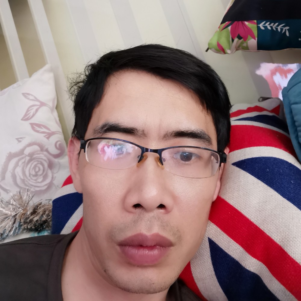迷离凝眸鞋子的照片